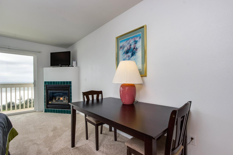 Dining Room 19