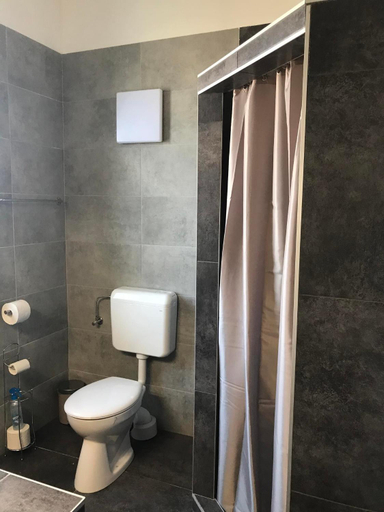 Bathroom 3, Bocskai Domb Vendeghaz, Nagykálló