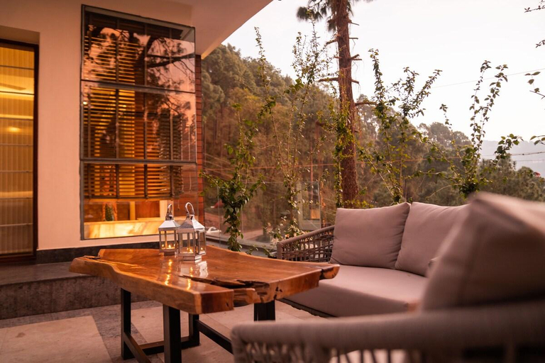 Others 5, Ambaram 4BR Villa with Large Lawn, a Jumbo Jacuzzi, Solan