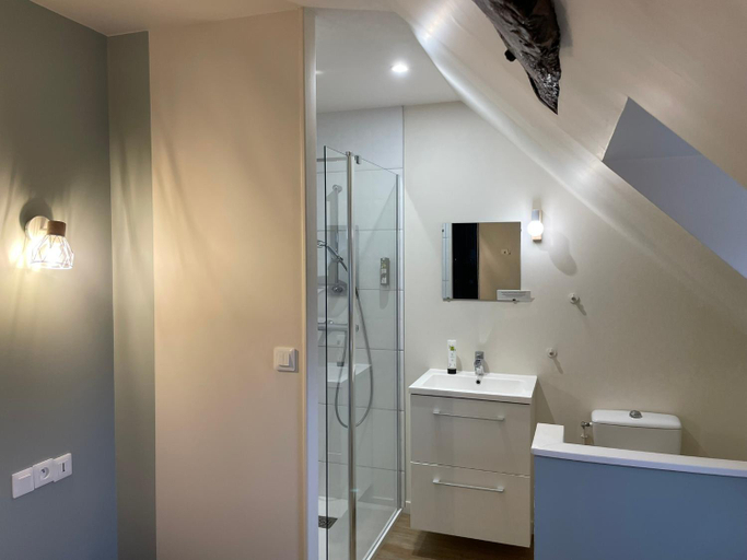 Bathroom 2, Restaurant Hotel Logis Chez Sophie, Orne