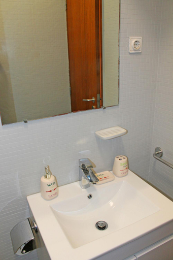 Bathroom 3, Trindade Oporto Apartments Group, Porto