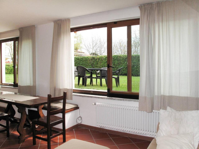 3, Casa Mario Spacious Garden Apartments, Lake Como, Como