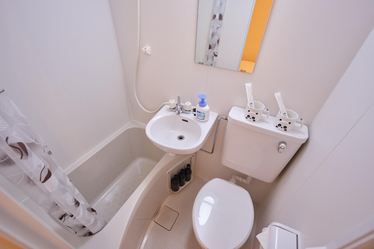 Bathroom 18
