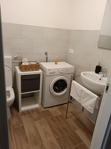 Bathroom 15