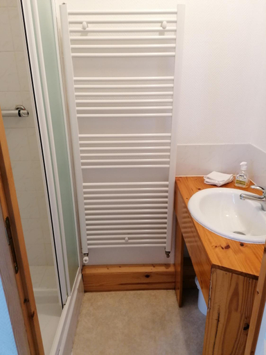 Bathroom 2, Maison La Vigne - Gites et Chambres d'hotes, Haute-Loire