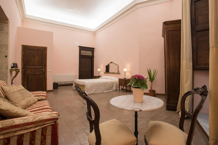 Others 5, Residenze al Castello, Cagliari