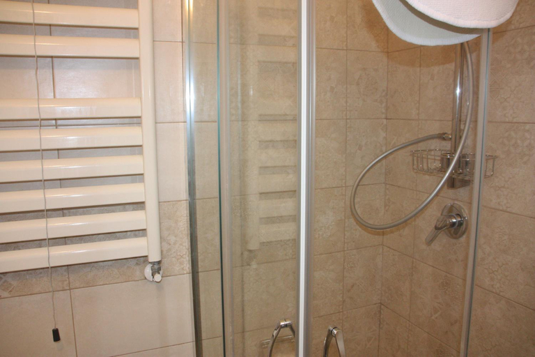 Others 5, B&B Hospital, Catanzaro
