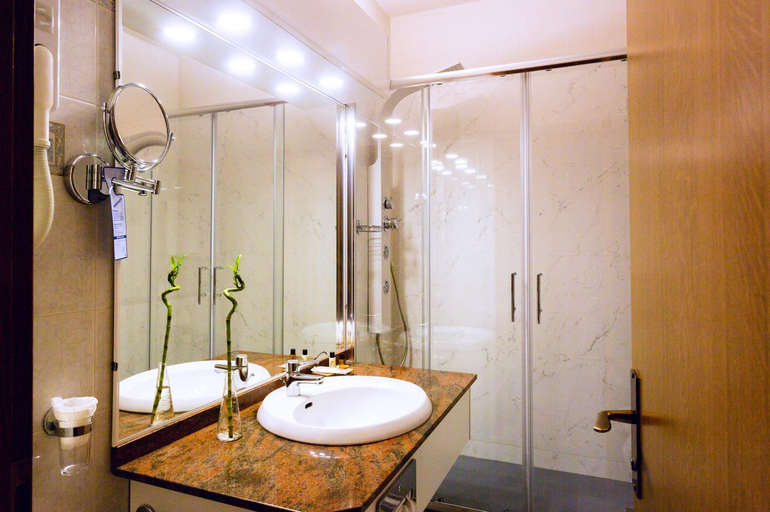 Bathroom, Hotel Marina, Biella