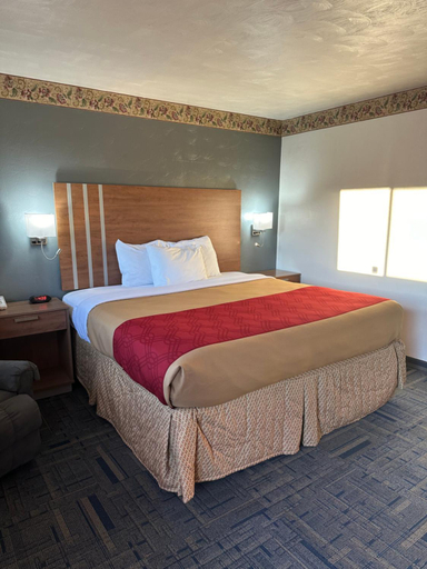 Bedroom 4, Budget Host Inn Charleston, Kanawha