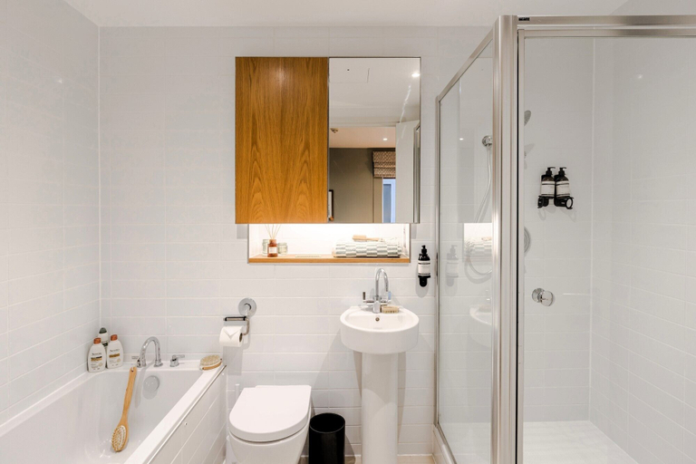 Bathroom 3, Your Apartment I King's Cross, London