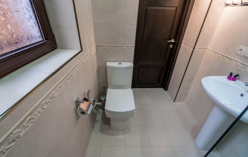 Bathroom 2, Golden Light Hotel, Tbilisi