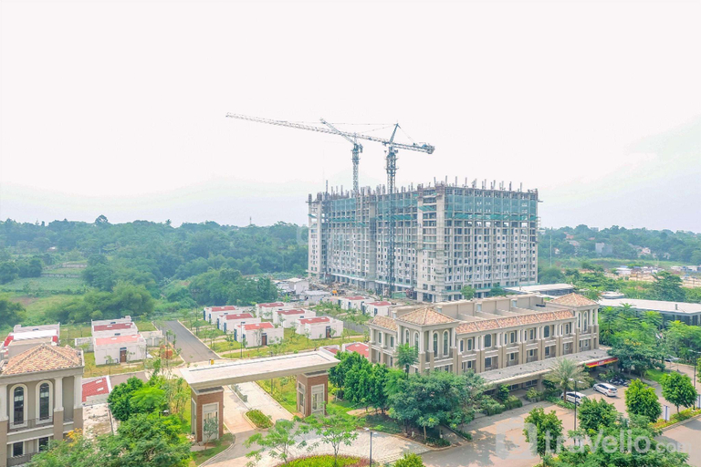 Fancy Nice Studio Podomoro Golf View By Travelio, Bogor