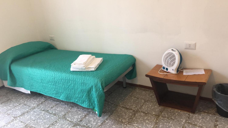 Bedroom 2, Castellaneta Short Term -Low cost, Taranto