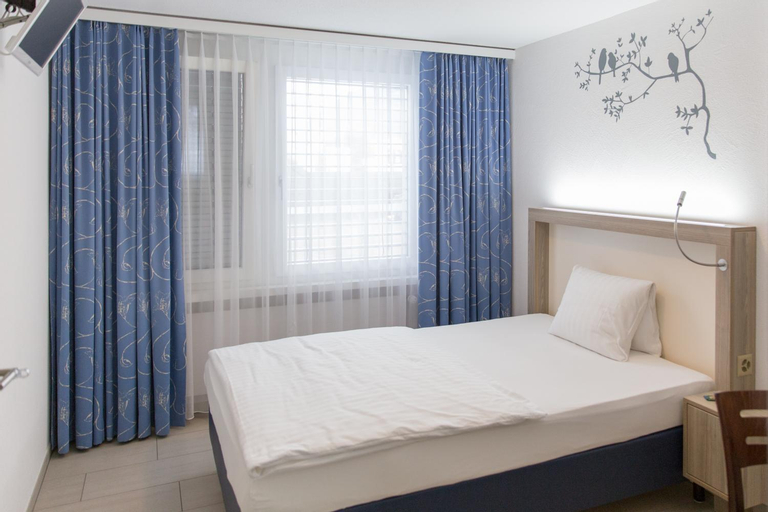 Bedroom 9