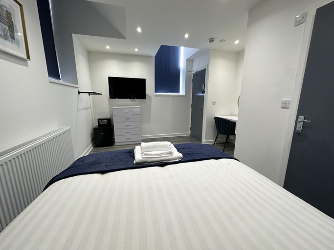 Others 3, Regent Docks-Free Parking, Sefton