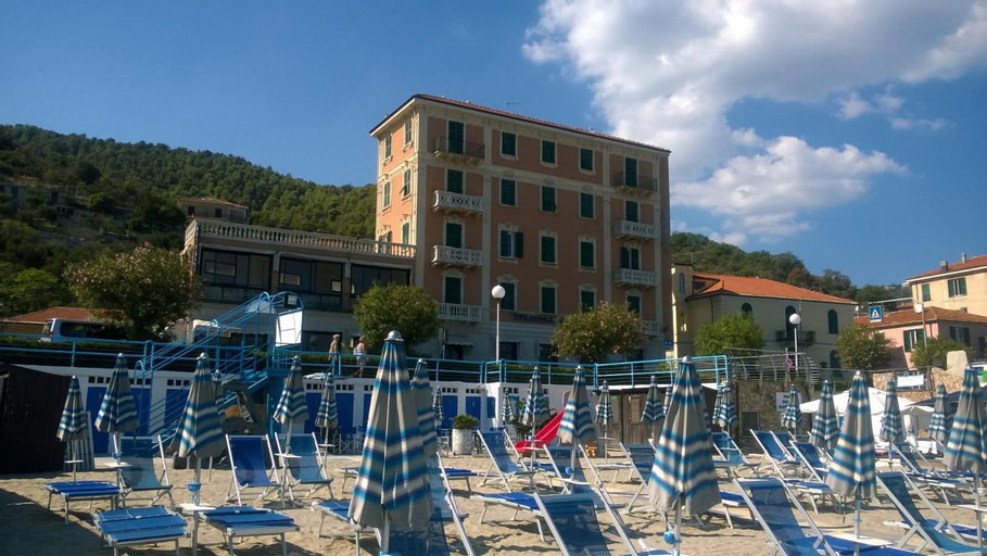 Exterior & Views 1, Hotel Monique, Savona