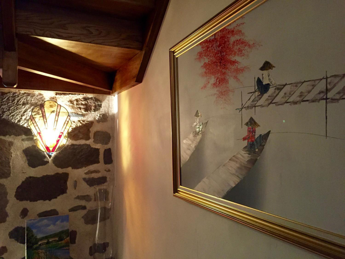 Others 4, L'ESCALE DE CAMILLE, Cantal