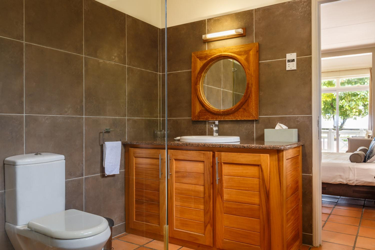 Bathroom 2, Fleur De Sel