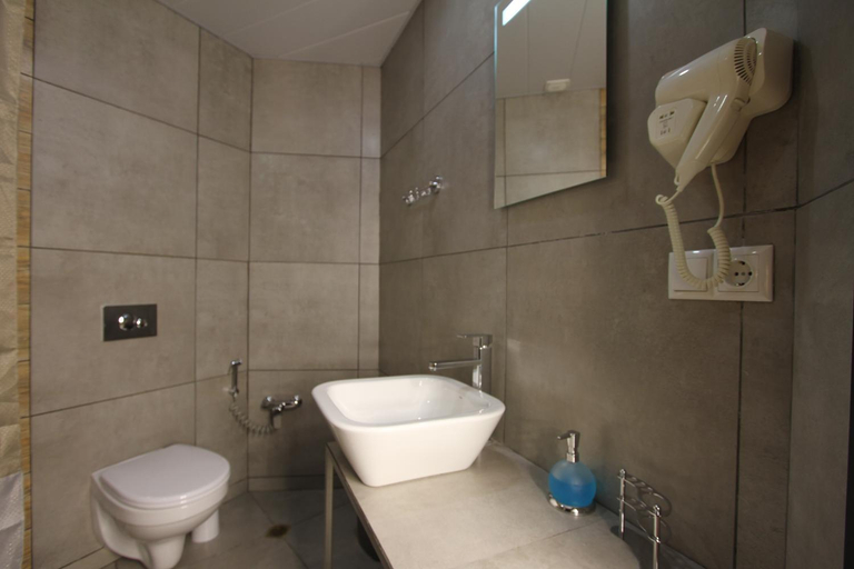 Bathroom 2, Apart-hotel TARHUN, Tbilisi