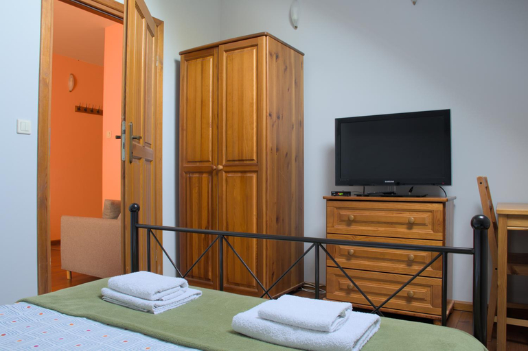 Bedroom 12