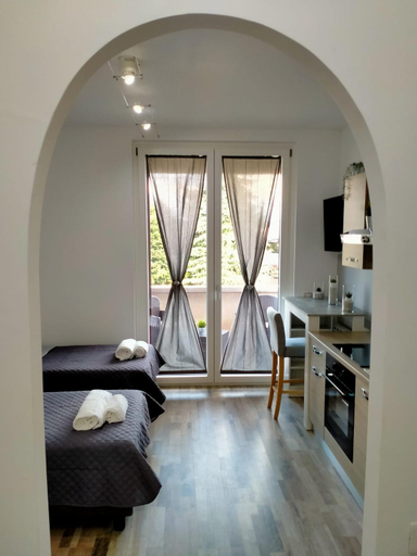 Others 4, suite room malpensa b&b, Varese