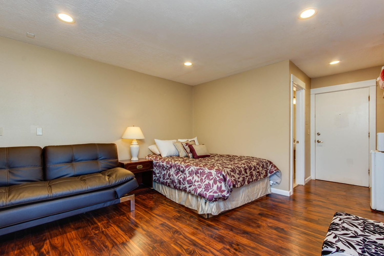 Bedroom 13
