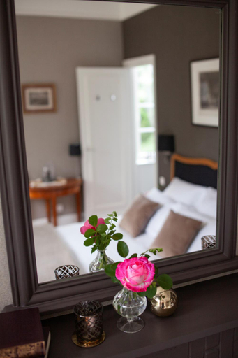 Bedroom 2, Le Chateau de Fresnoy en Gohelle, Pas-de-Calais