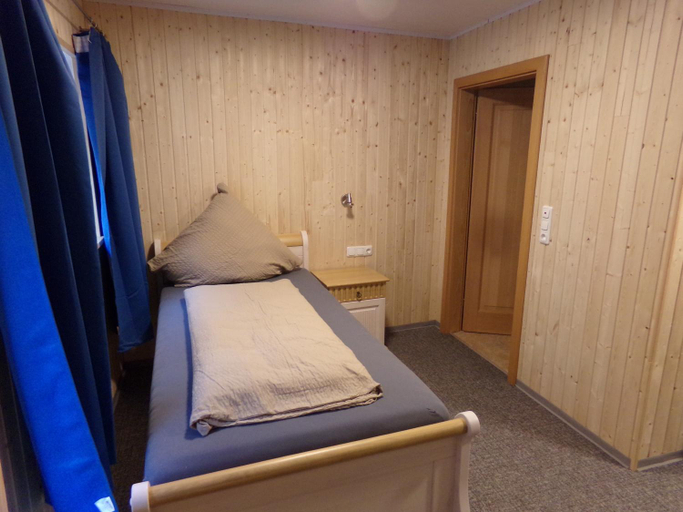 Bedroom 5, Zehnthof, Schweinfurt