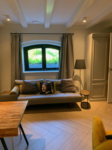 Others 5, B&B Florapark, Haarlem