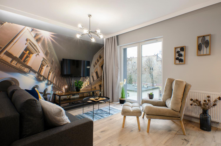 Others 3, East Side Apartments, Łódź