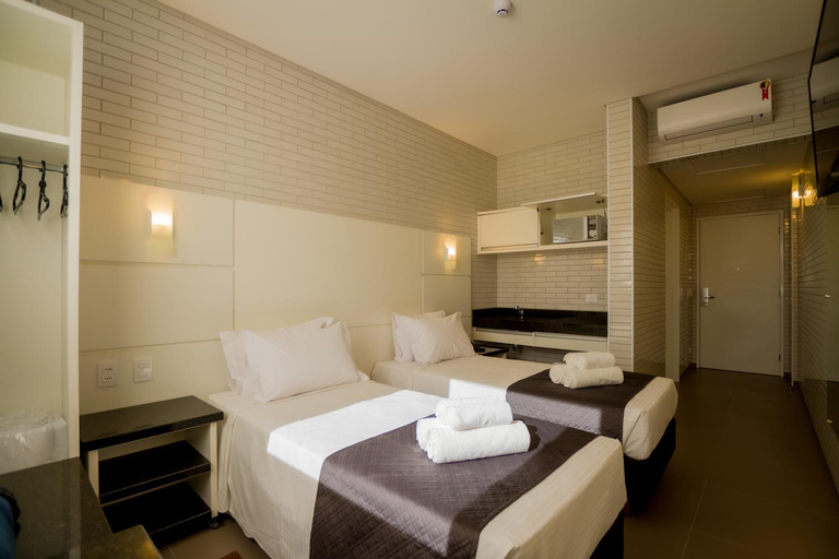 Bedroom 1, Hotel Confiance Barigui, Curitiba