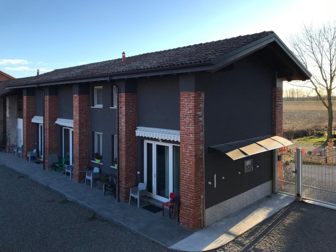 Others 5, Residence Campagnole, Novara