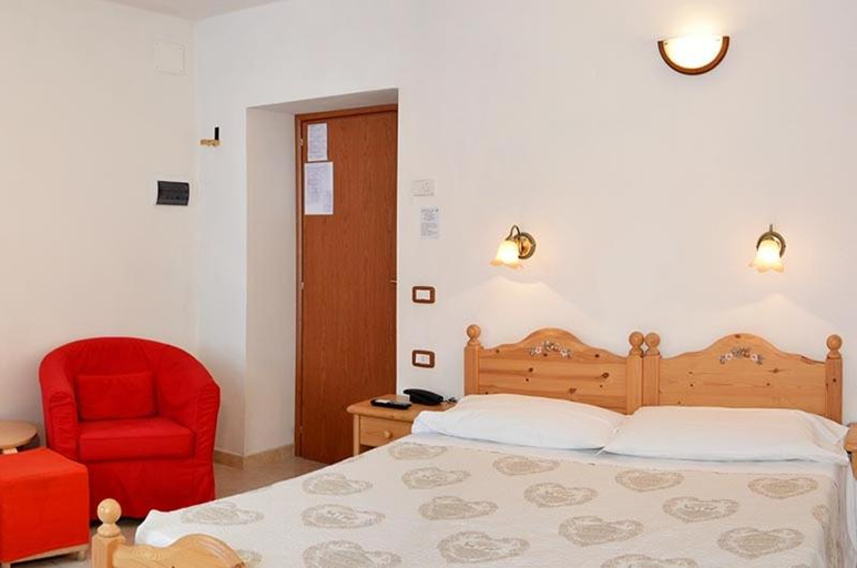 Others 3, Hotel Frizzolan, Verona