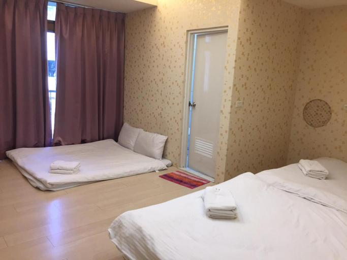 Others 5, Fengjia Jocy House, Taichung