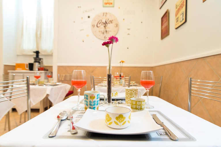 Food & Drinks 4, B&B Arco Di Gallieno, Rome