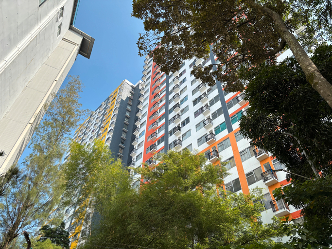 Exterior & Views 26