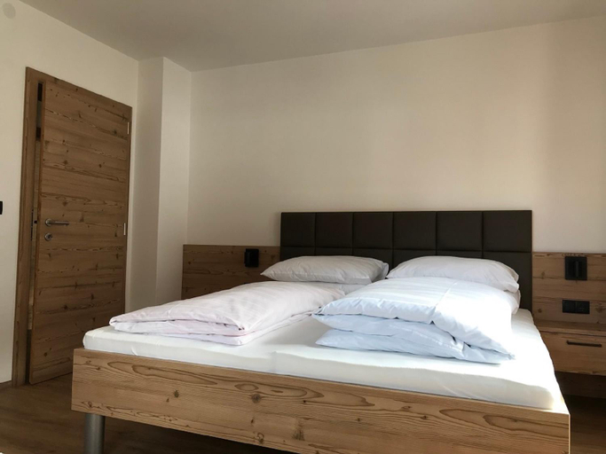 Bedroom 2, Hotel Schoenblick, Bolzano