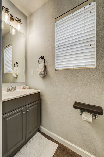 Bathroom 3, Quartz Castle, Douglas