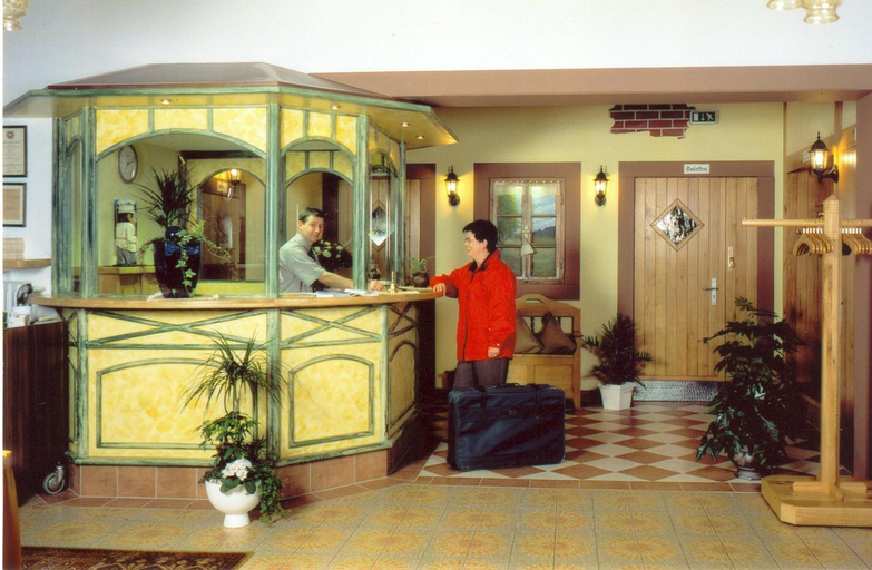 Others, Hotel zur Krone, Vulkaneifel