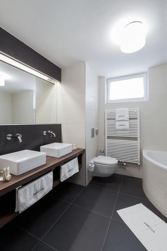 Bathroom 3, Hotel Morava, Kroměříž