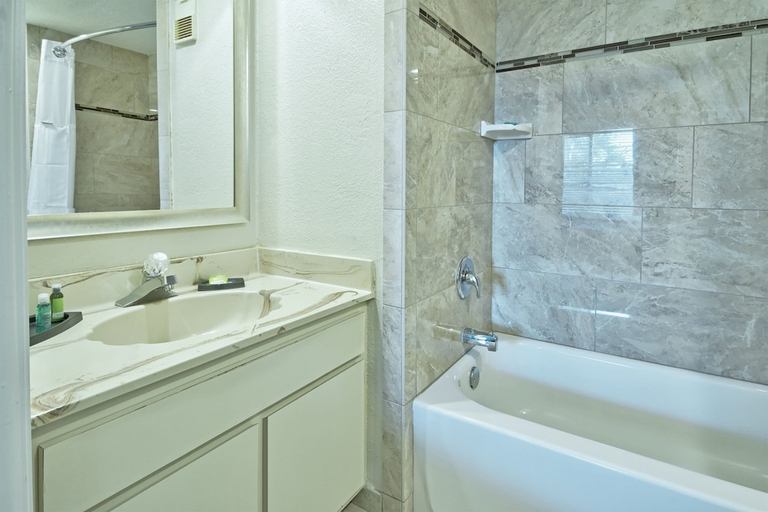 Bathroom 4, Club Wyndham Orlando International, Orange