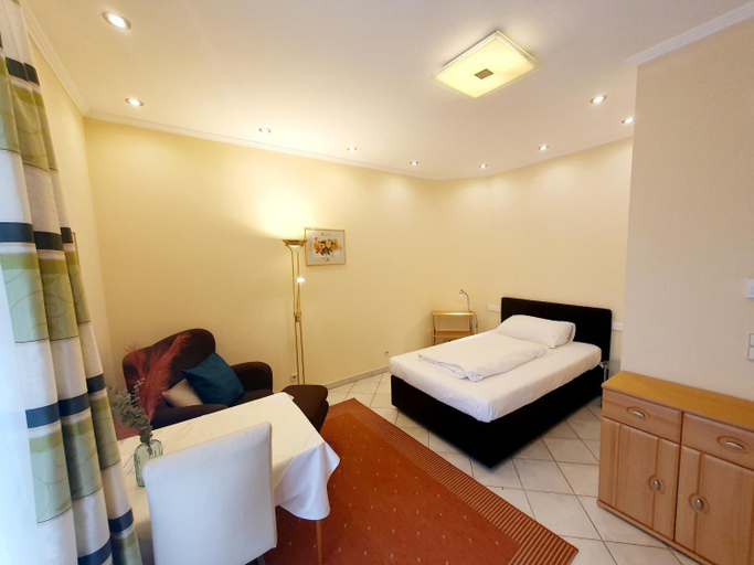Bedroom 2, Hotel Hotwagner, Mödling