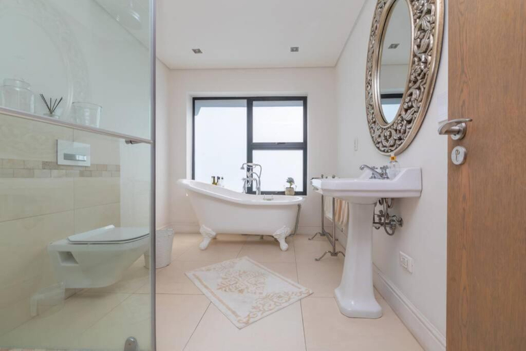 Bathroom, Villa Paradis - ocean front with views to behold!, City of Cape Town