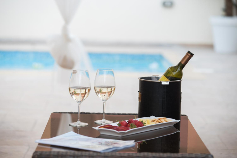 Others 5, Luxury Villa Regina