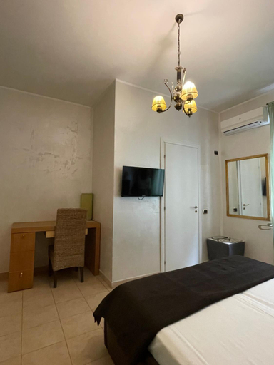 Others 5, B&B SALERNO IN, Salerno