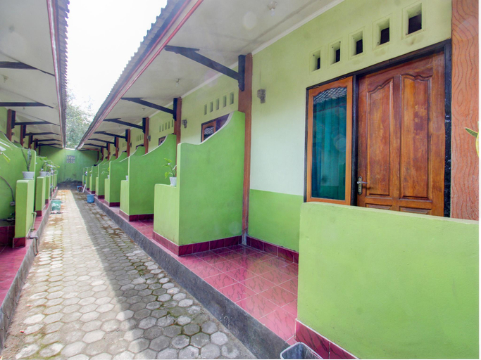 Public Area 2, OYO Life 92829 Kos Insan Madani, Lombok