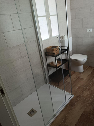 Bathroom 7