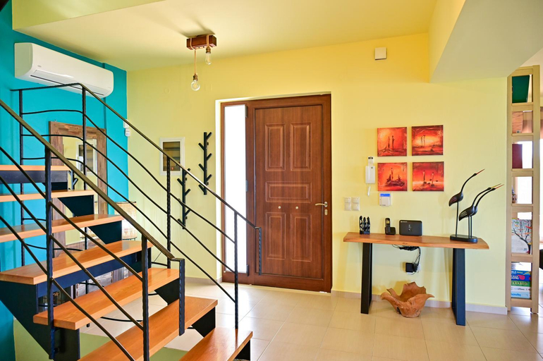 Others 5, Ventana Al Mar!, Crete