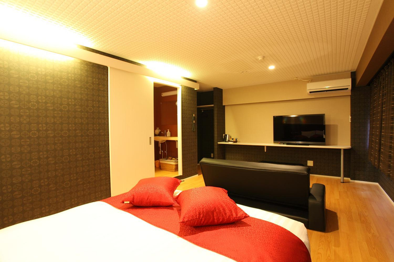 Bedroom 4, Town Hotel 41, Kanazawa