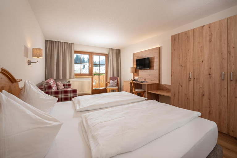 Bedroom 3, Hotel Sonnenhugel, inklusive SommerCard, Sankt Johann im Pongau